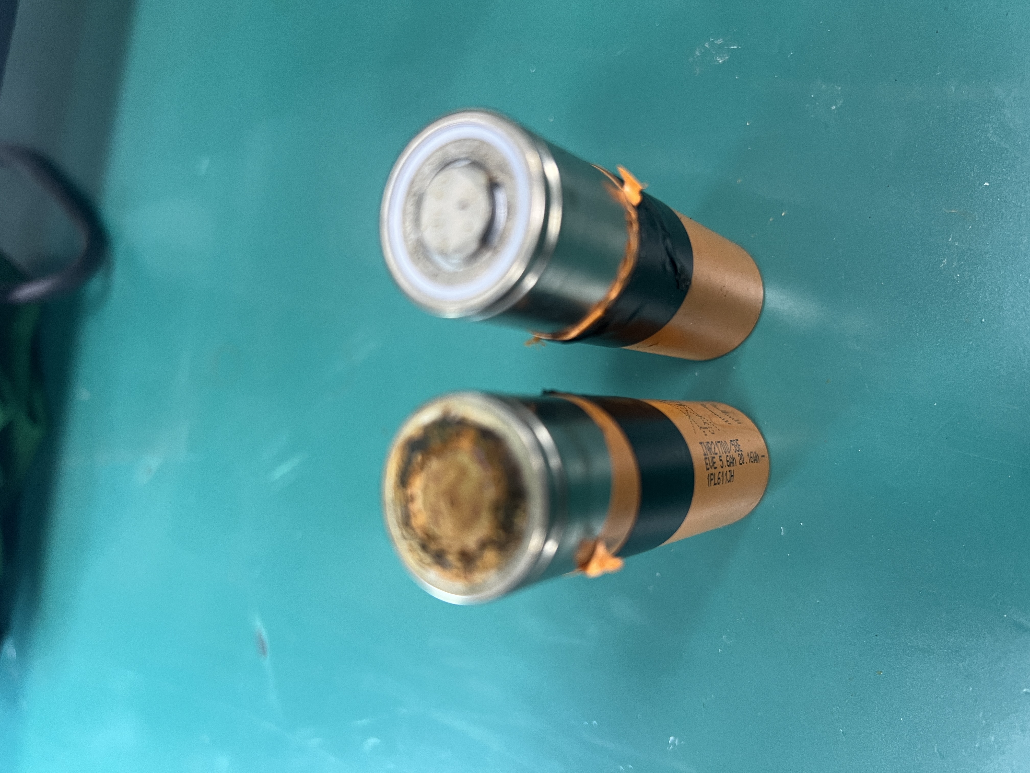 干冰清洗鋰電池銹跡 